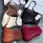 Woomen hand bags grade A